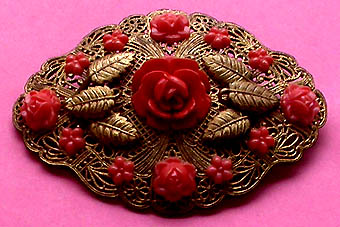 a beautiful vintage costume jewelry brooch unsigned