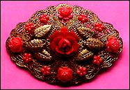 a beautiful vintage costume jewelry Brooch unsigned