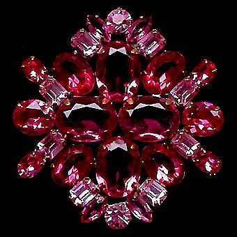 a beautiful vintage costume jewelry brooch unsigned