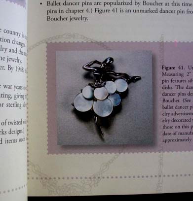 a beautiful vintage costume jewelry brooch unsigned