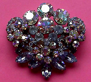 a beautiful vintage costume jewelry brooch unsigned