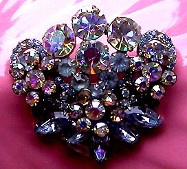 a beautiful vintage costume jewelry brooch unsigned