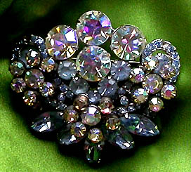a beautiful vintage costume jewelry brooch unsigned