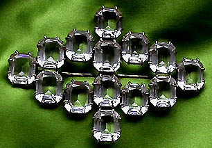 a beautiful vintage costume jewelry brooch unsigned
