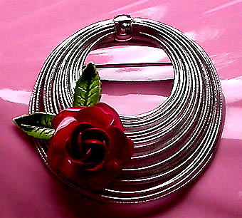 a beautiful vintage costume jewelry brooch unsigned