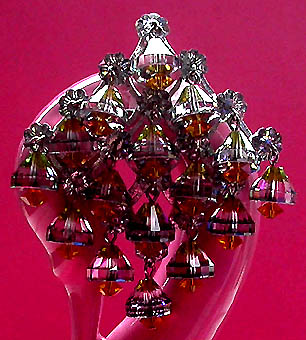 a beautiful vintage costume jewelry brooch unsigned