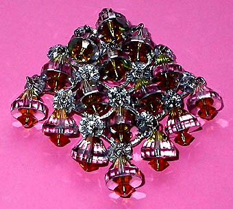 a beautiful vintage costume jewelry brooch unsigned