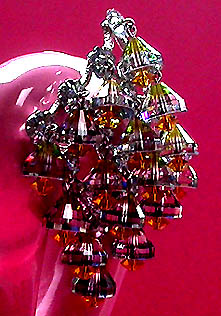 a beautiful vintage costume jewelry brooch unsigned