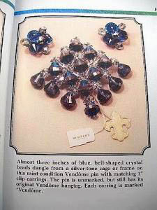 a beautiful vintage costume jewelry brooch unsigned