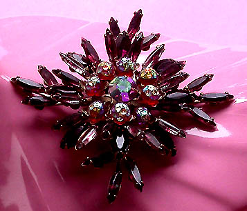 a beautiful vintage costume jewelry brooch unsigned