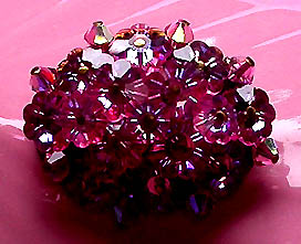 a beautiful vintage costume jewelry brooch unsigned