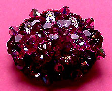a beautiful vintage costume jewelry Brooch unsigned