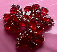 a beautiful vintage costume jewelry brooch unsigned