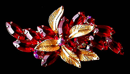 a beautiful vintage costume jewelry brooch unsigned