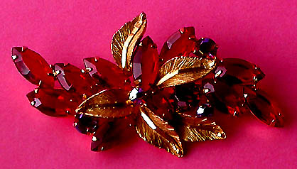 a beautiful vintage costume jewelry brooch unsigned