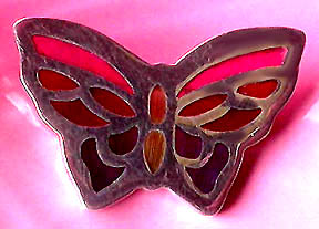 a beautiful vintage costume jewelry brooch unsigned