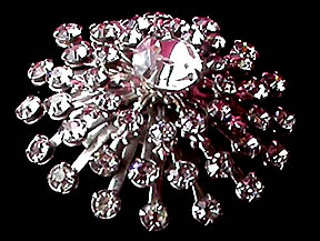 a beautiful vintage costume jewelry brooch unsigned