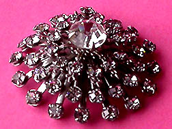 a beautiful vintage costume jewelry brooch unsigned