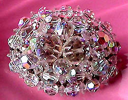 a beautiful vintage costume jewelry brooch unsigned