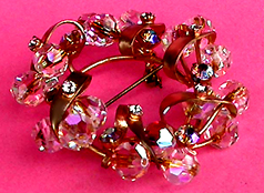 a beautiful vintage costume jewelry brooch unsigned