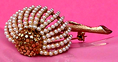 a beautiful vintage costume jewelry brooch unsigned