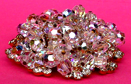 a beautiful vintage costume jewelry brooch unsigned