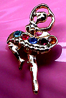 a beautiful vintage costume jewelry Brooch unsigned