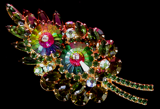 a beautiful vintage costume jewelry brooch unsigned