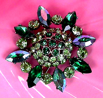 a beautiful vintage costume jewelry brooch unsigned