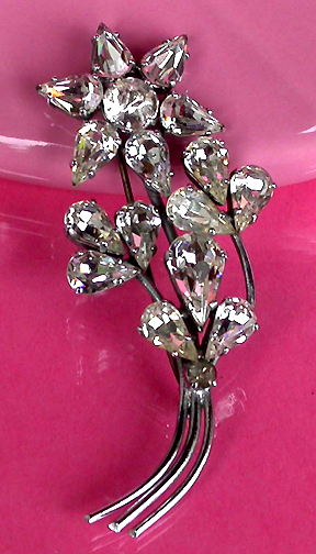 a beautiful vintage costume jewelry brooch unsigned