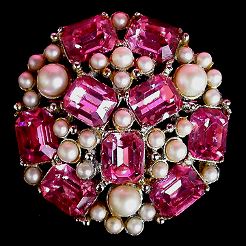a beautiful vintage costume jewelry brooch unsigned