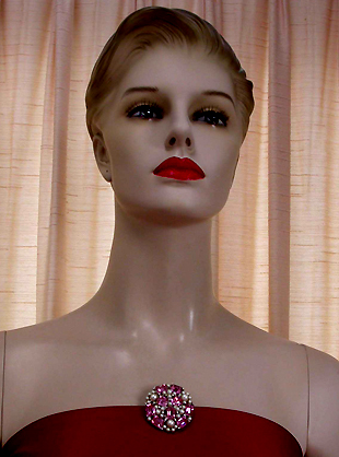 a beautiful vintage costume jewelry brooch unsigned