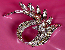 a beautiful vintage costume jewelry brooch unsigned