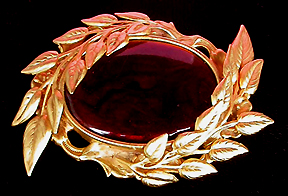 a beautiful vintage costume jewelry brooch unsigned