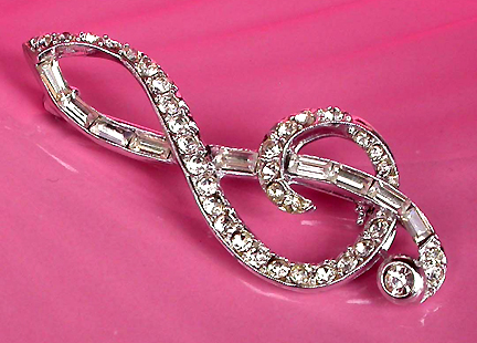a beautiful vintage costume jewelry brooch unsigned