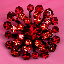 a beautiful vintage costume jewelry Brooch unsigned