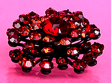 a beautiful vintage costume jewelry Brooch unsigned
