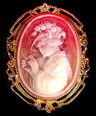 a beautiful vintage costume jewelry Brooch unsigned
