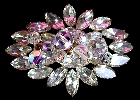 a beautiful vintage costume jewelry brooch unsigned