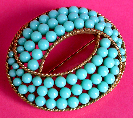 a beautiful vintage costume jewelry brooch unsigned
