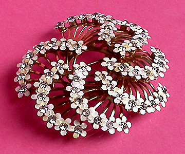 a beautiful vintage costume jewelry brooch unsigned