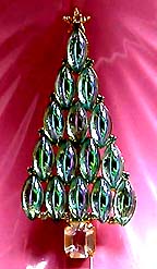 a beautiful vintage costume jewelry Brooch unsigned