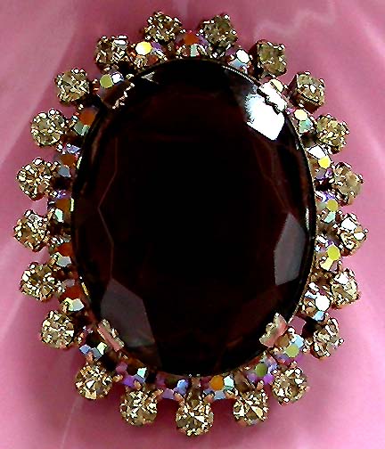a beautiful vintage costume jewelry brooch unsigned
