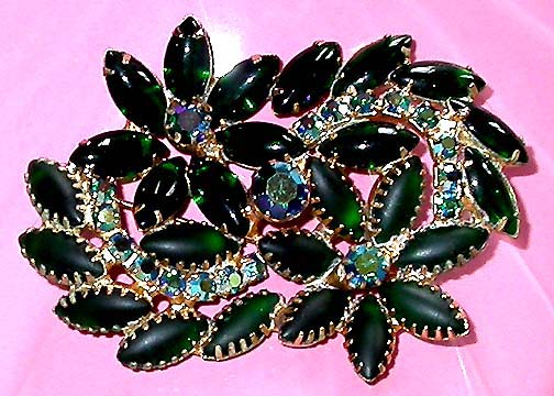 a beautiful vintage costume jewelry brooch unsigned