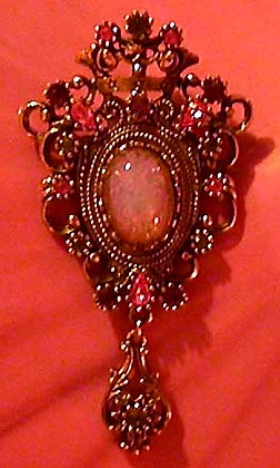 a beautiful vintage costume jewelry brooch unsigned