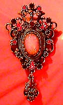 a beautiful vintage costume jewelry Brooch unsigned
