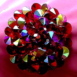 a beautiful vintage costume jewelry Brooch unsigned