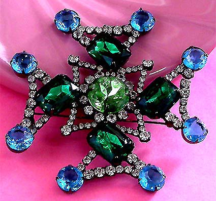 a beautiful vintage costume jewelry brooch unsigned