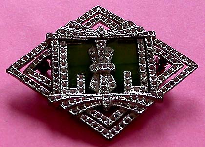 a beautiful vintage costume jewelry brooch unsigned