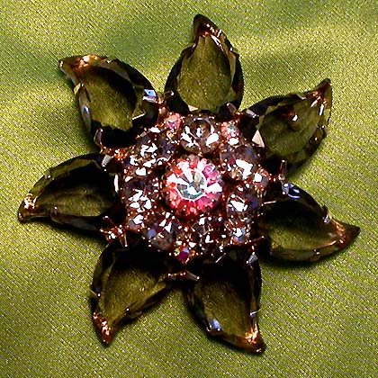 a beautiful vintage costume jewelry brooch unsigned